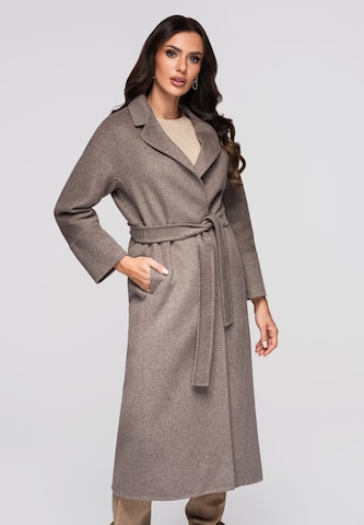 Ombre Tussenmantel in Beige: voorkant