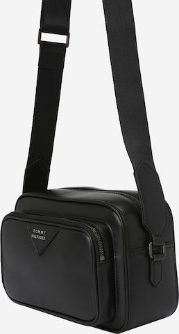 TOMMY HILFIGER - Bolso de hombro en negro: frente