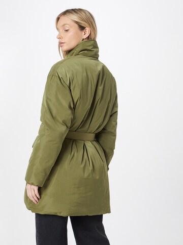 ONLY Демисезонная куртка 'ASTRID' в Зеленый
