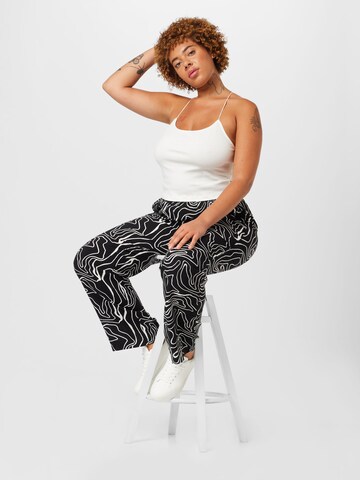 Loosefit Pantalon 'DES ALLIE' ONLY Carmakoma en noir