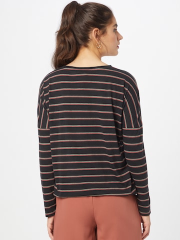 Tricou de la Fli Papigu pe negru