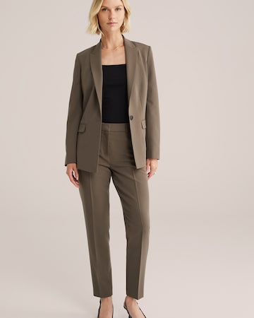 WE Fashion Slimfit Παντελόνι με τσάκιση σε καφέ