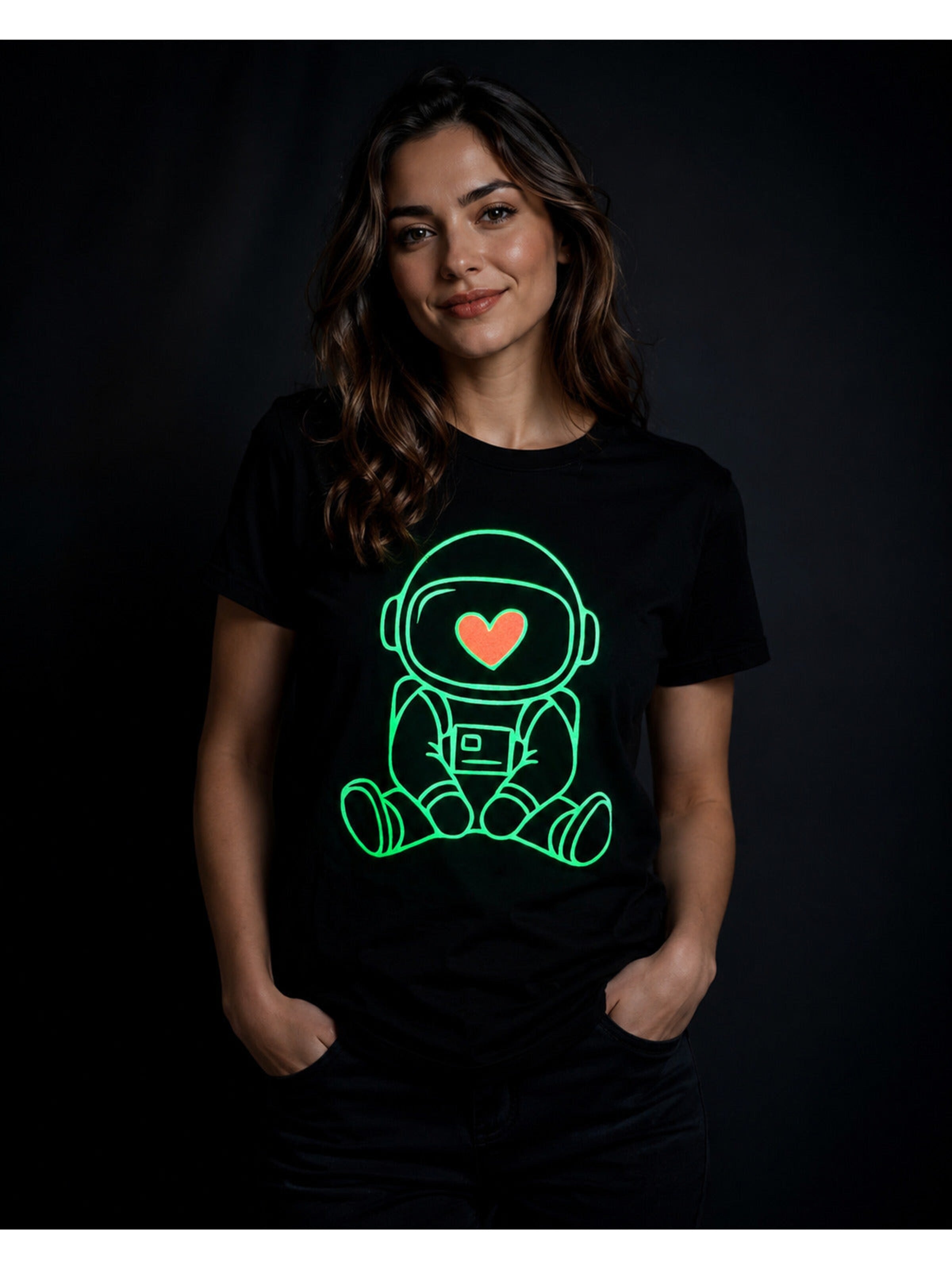 Printdistrict.dk Shirts 'Astronaut Heart' i sort