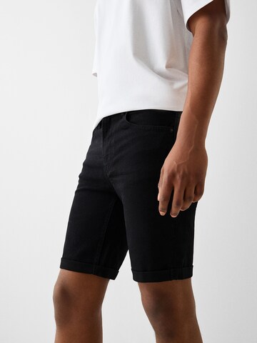 Bershka Regular Shorts in Schwarz