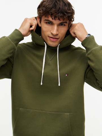 TOMMY HILFIGER Collegepaita 'ESS SEASONAL' värissä vihreä