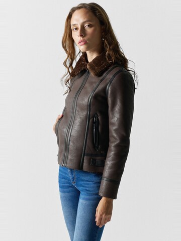 KOROSHI - Chaqueta de invierno en marrón