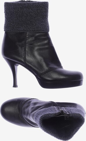 Stuart Weitzman Dress Boots in 36,5 in Black: front