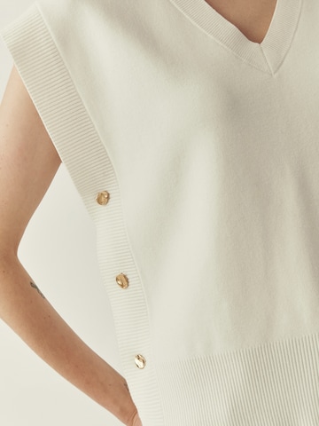 TATUUM Γιλέκο 'Kama' σε λευκό