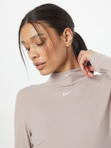 Nike Sportswear Paita värissä harmaa