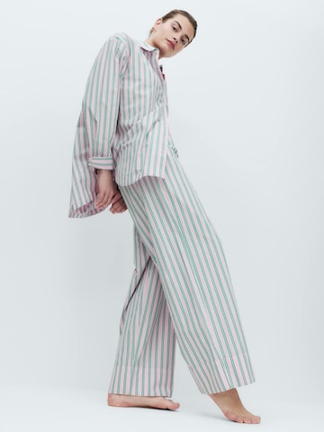 Pantaloncini da pigiama di Marks & Spencer in rosa