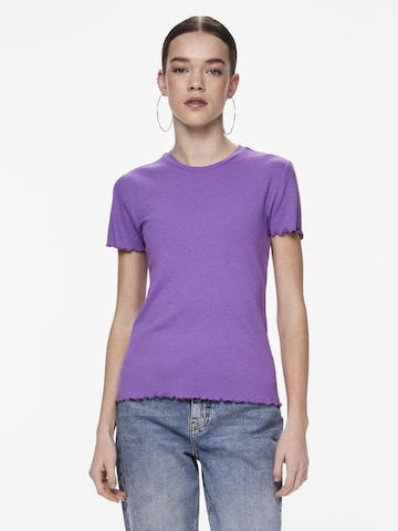 PIECES T-shirt 'NICCA' i lila: framsida