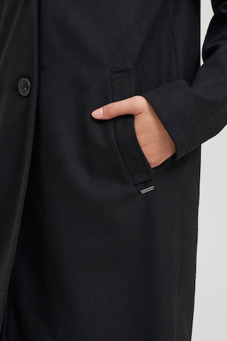 Oxmo Between-Season Jacket in Black