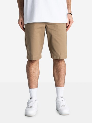 Carhartt WIP Regular Pants in Brown: front