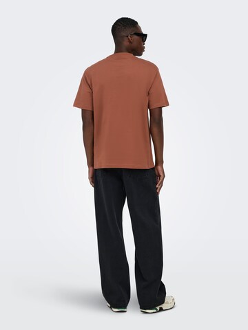Only & Sons T-shirt 'Fred' in Braun