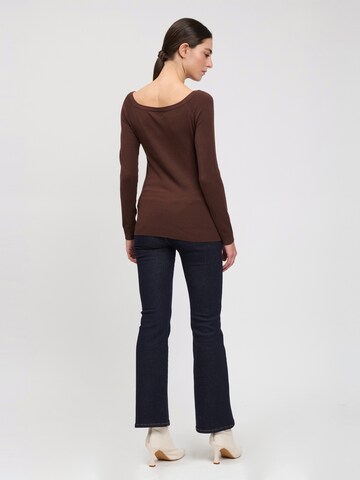 Influencer Sweater in Brown