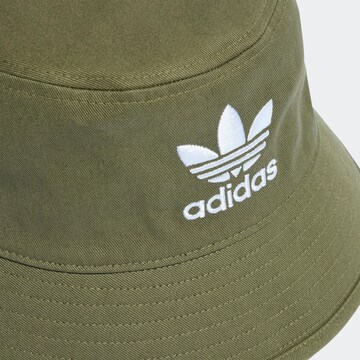 ADIDAS ORIGINALS - Chapéu 'Trefoil ' em verde