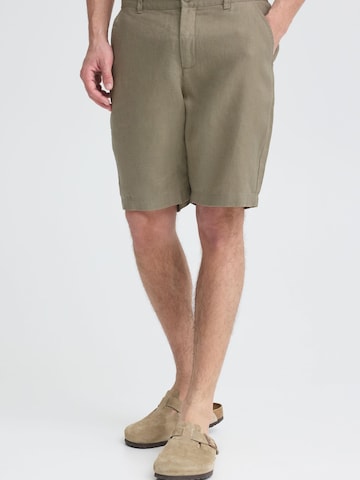 Regular Pantalon chino 'CFPandrup' Casual Friday en marron : devant