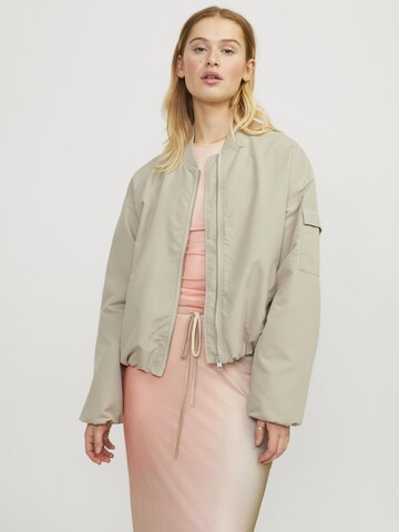 JJXX Between-Season Jacket 'Leila' in Grey: front