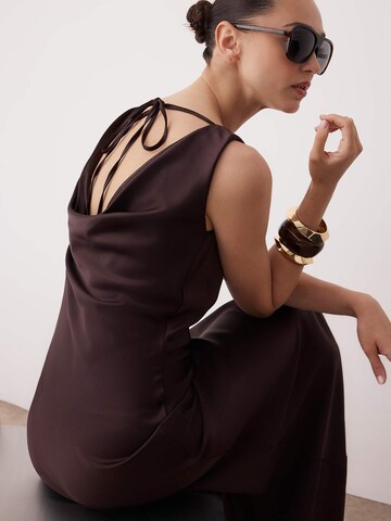 Trendyol Festkjole i brun