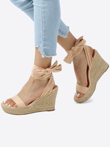Dream Pairs Sandals in Beige