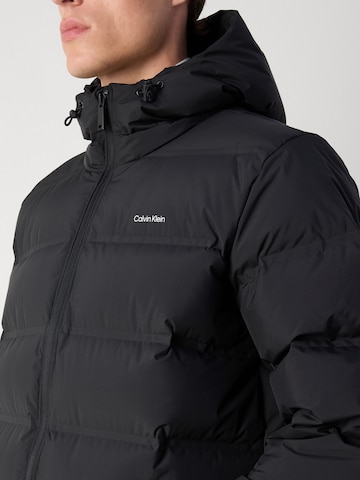 Regular Veste d’hiver Calvin Klein en noir