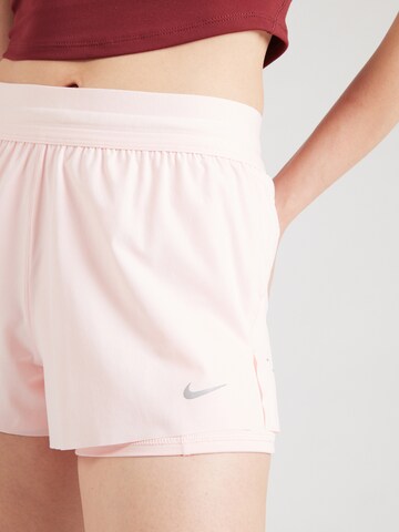NIKE Regular Sportbroek 'Swift' in Roze