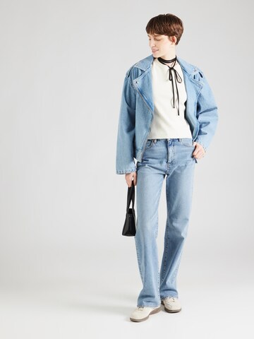 ONLY - Jersey 'ONLFIE' en blanco