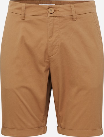 KnowledgeCotton Apparel - Pantalón chino 'Chuck' en marrón: frente