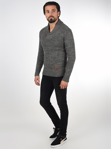 Pull-over 'Phil' !Solid en gris : devant