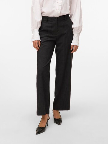 Regular Pantalon 'VMUnnaЄ' VERO MODA en noir : devant