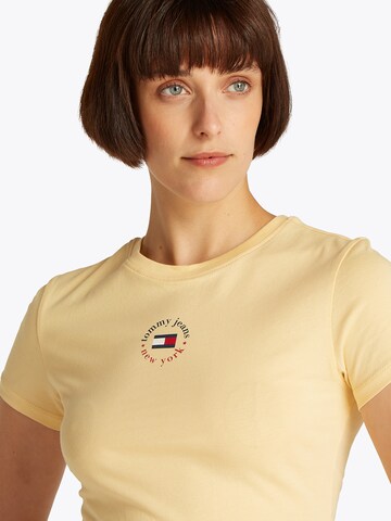 Tommy Jeans T-shirt 'ESSENTIAL' i gul