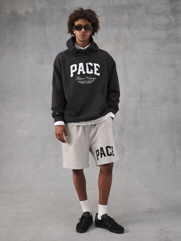 Pacemaker Hoodie 'Cem' (GOTS) in Schwarz