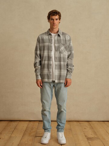 DAN FOX APPAREL Regular fit Button Up Shirt 'Janosch' in Grey