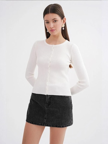 MixRay Knit Cardigan in White