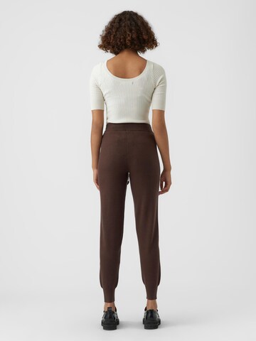 VERO MODA Tapered Hose 'Nancy' in Braun