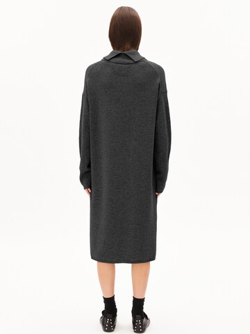 Robes en maille ARMEDANGELS en gris