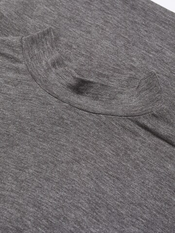 MANGO T-Shirt in Grau