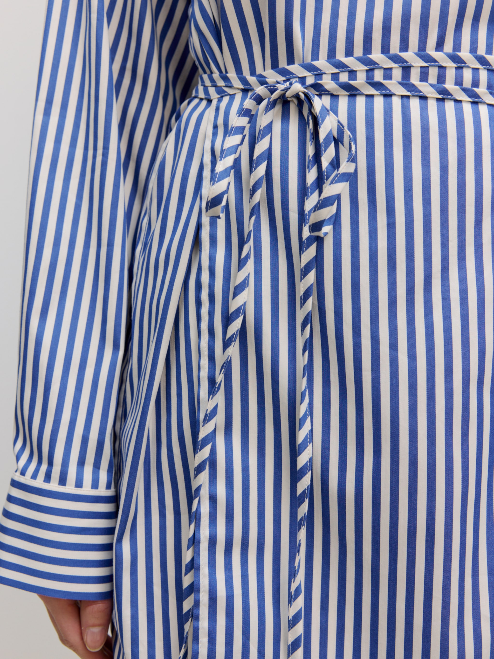 EDITED Produits Robe 'Delenn' bleu