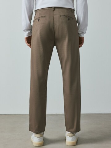 Regular Pantalon chino Next en marron
