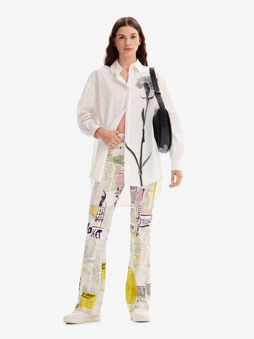 évasé Pantalon Desigual en blanc