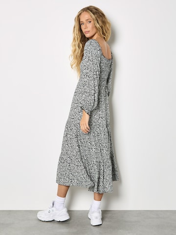 Robe ' ' Apricot en vert