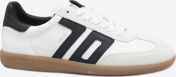 Baskets basses Back70 en blanc : devant