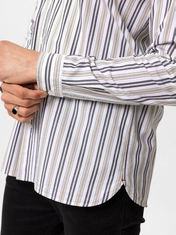 pilka By Diess Collection Patogus modelis Marškiniai
