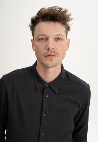 MELA - Ajuste regular Camisa 'Ishir' en negro