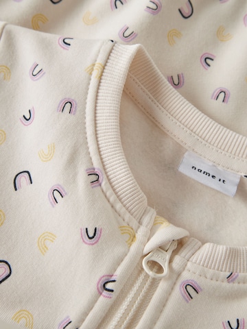 NAME IT - Sudadera con cremallera en blanco