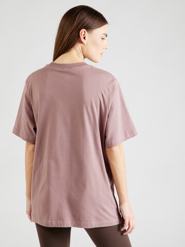 Nike Sportswear T-Shirt 'Essentials' in Lila