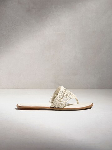 Infradito di Next in bianco