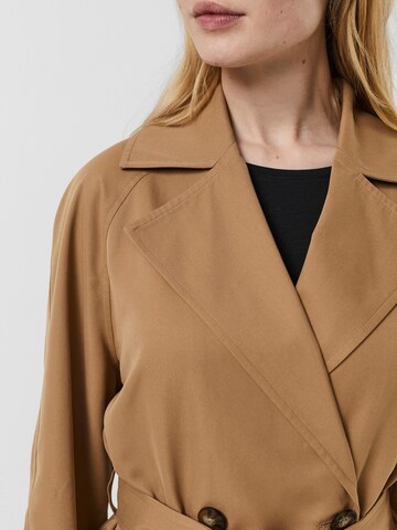 VERO MODA Between-Seasons Coat 'LOU' in Brown