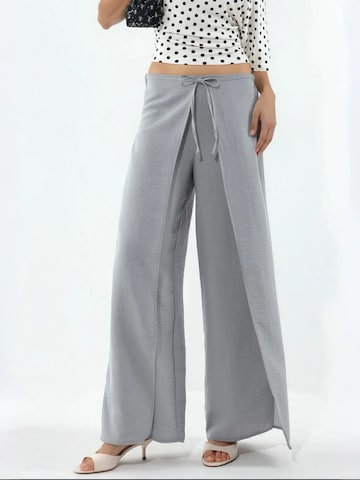 Busem Wide leg Broek 'Hose' in Grijs: voorkant