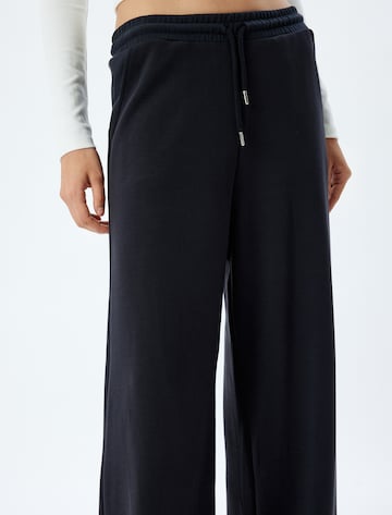 Koton Regular Broek in Zwart